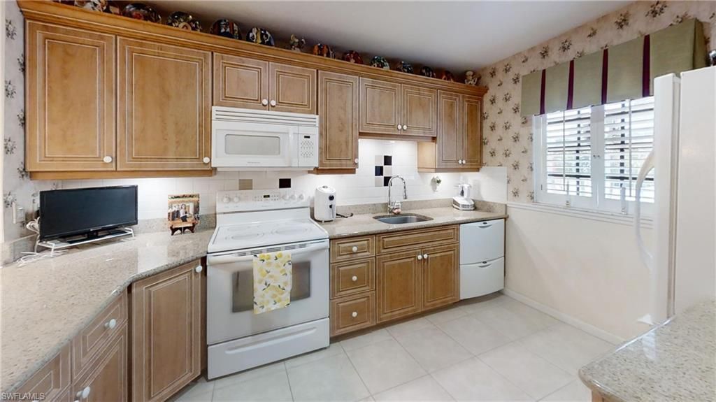 1527 Edgewater Cir, Fort Myers, FL 33919 Photo