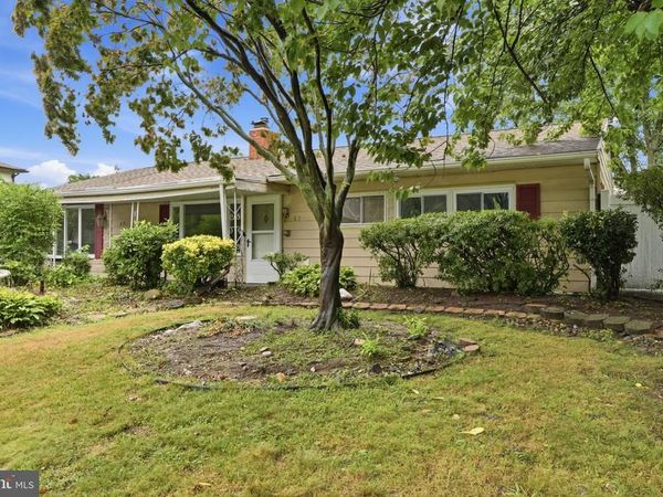 65 ORCHARD LANE , LEVITTOWN, PA 19055