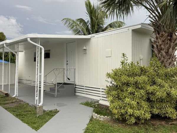 16 Palm Drive, Unit 16, Lake Worth Beach, FL 33461