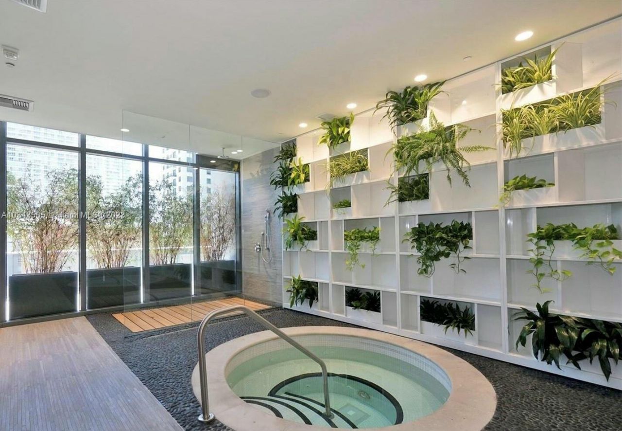 55 SW 9th Street, Unit 3209, Miami, FL 33130 Photo