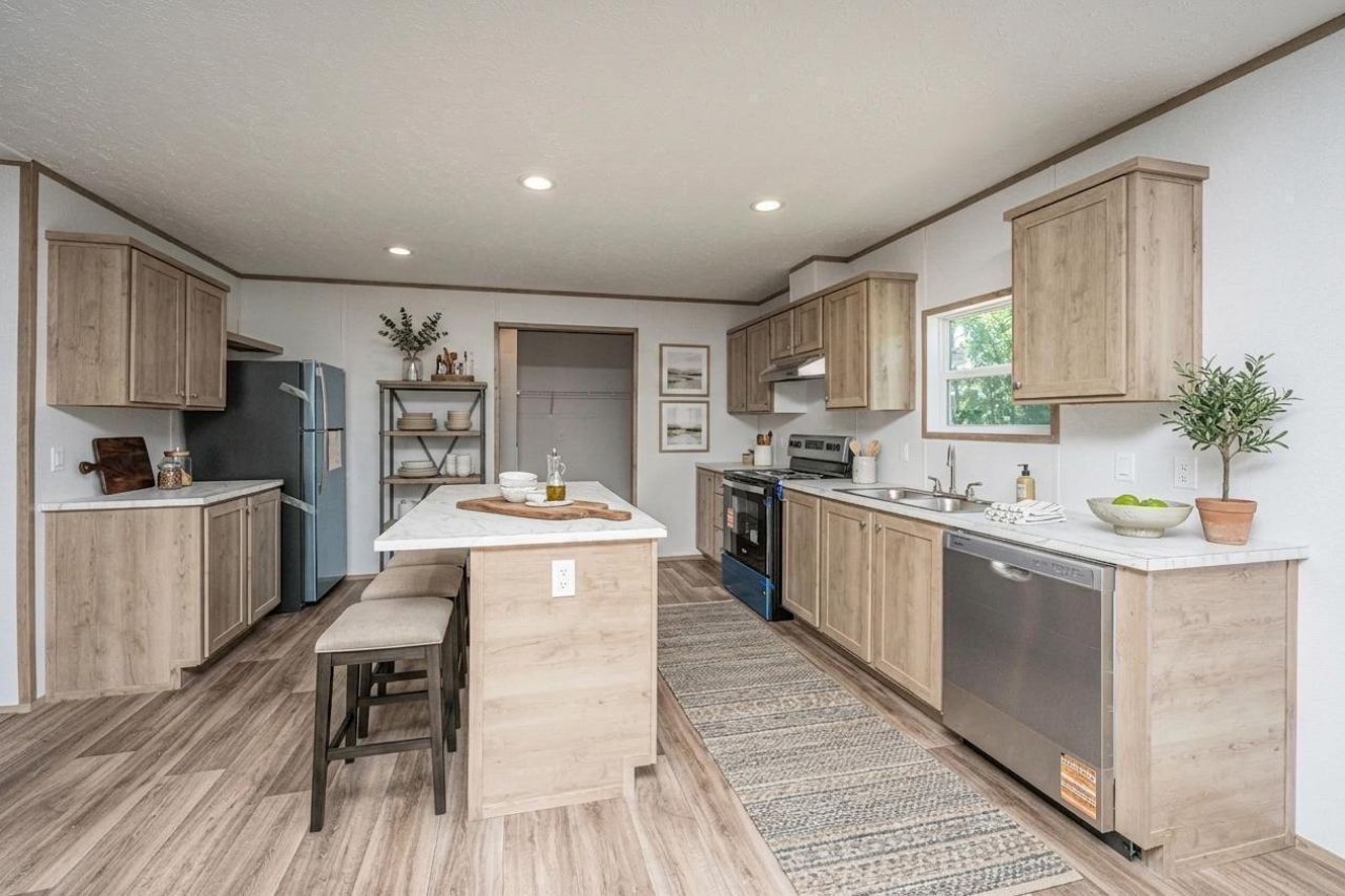 239 Belfast Avenue Photo 15