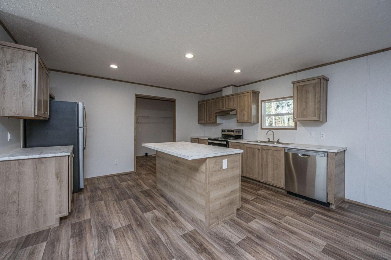 239 Belfast Avenue Photo 17