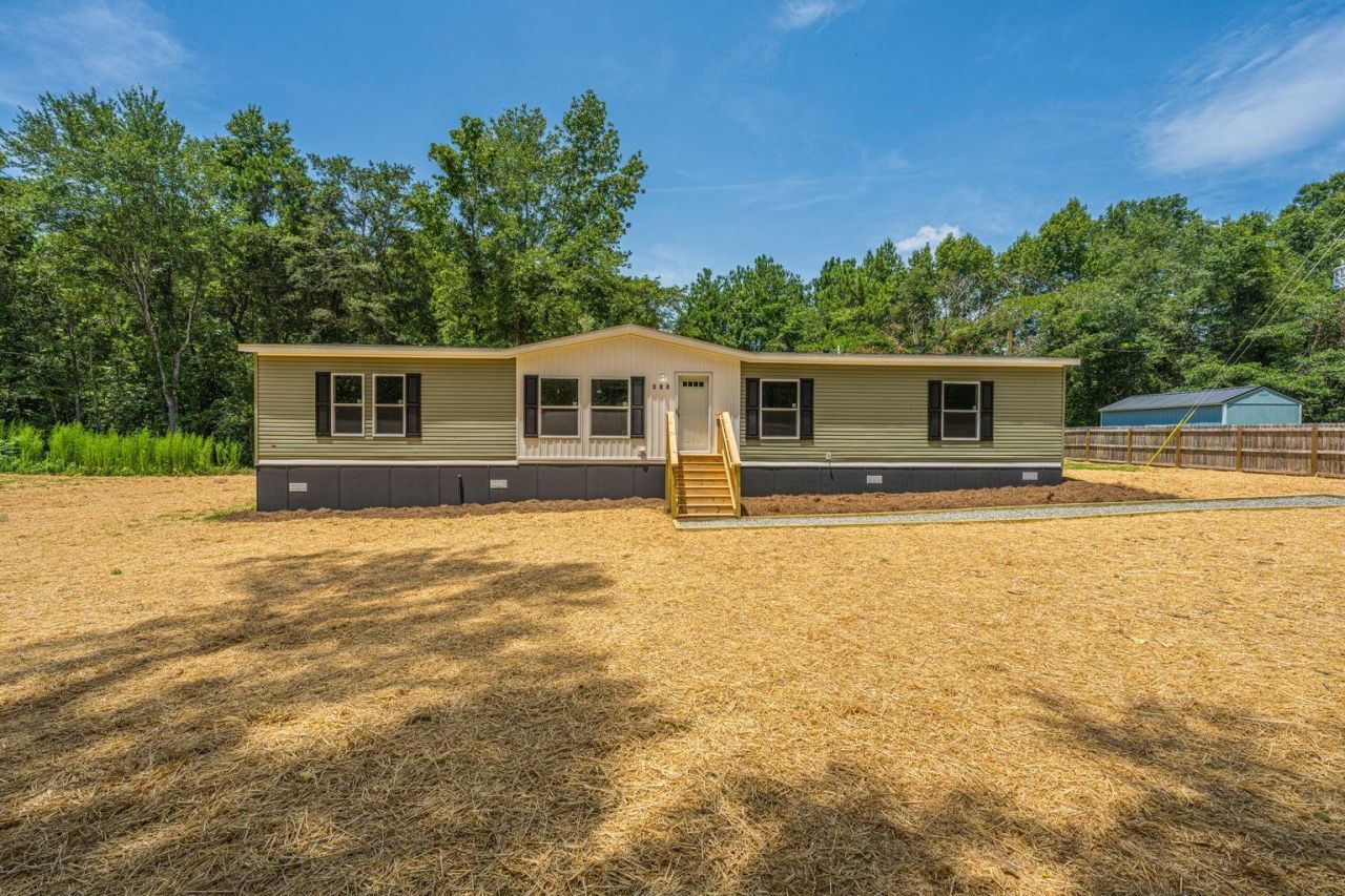239 Belfast Avenue Photo 4