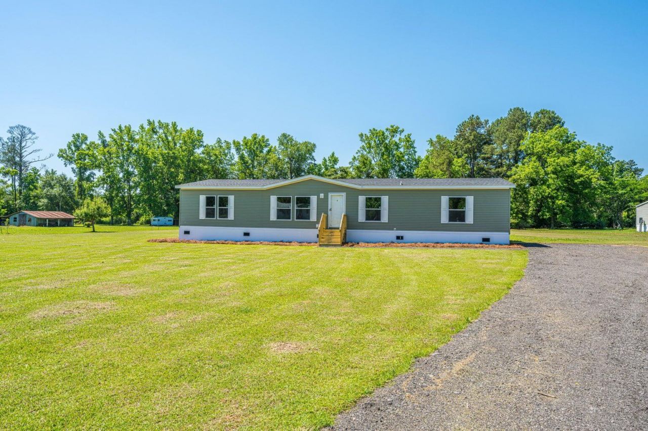 239 Belfast Avenue Photo 6