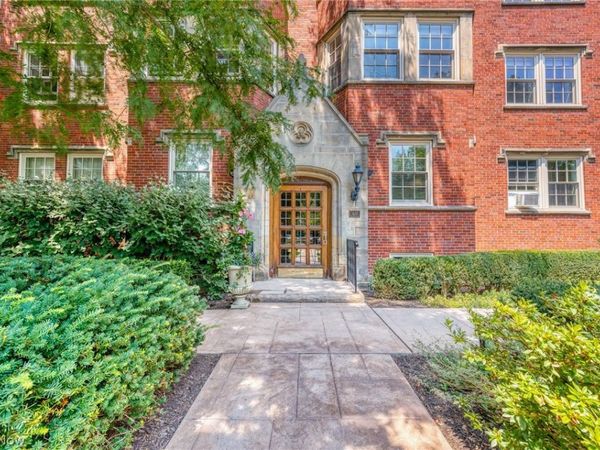 13605 Shaker Boulevard, Unit 2B, Cleveland, OH 44120