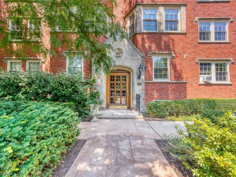 13605 Shaker Boulevard, Unit 2B, Cleveland, OH 44120 Photo 1