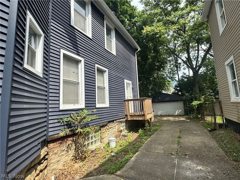 3812 Archwood Avenue, Cleveland, OH 44109 Photo 22