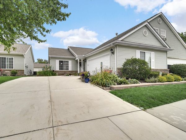 2902 Lake Pointe Drive , Valparaiso, IN 46383