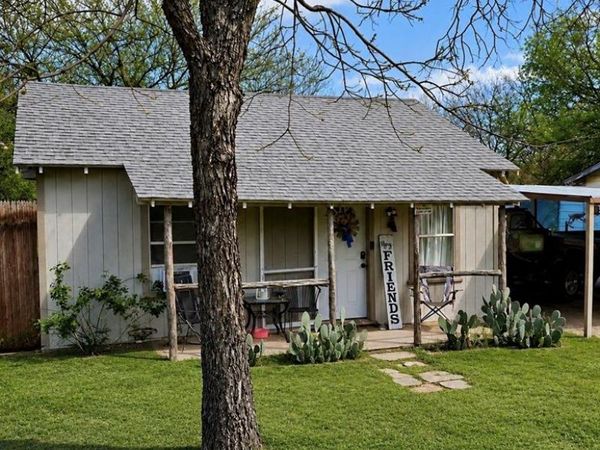 106 Gandy Street, Lipan, TX 76462
