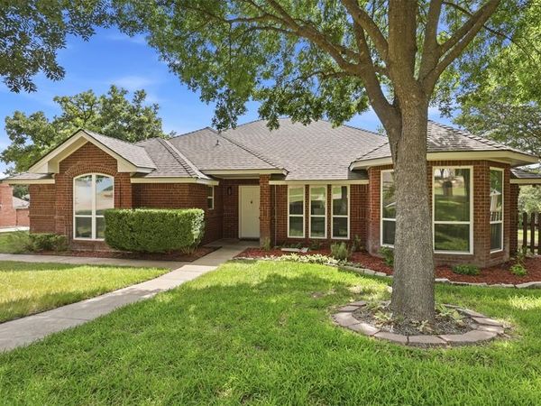 106 Cedar Crest Court, Hudson Oaks, TX 76087