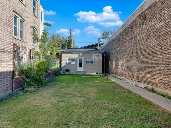 3916 W Grand Avenue , Chicago, IL 60651