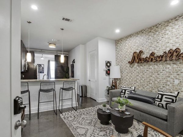 210 30th Ave N, Unit 202, Nashville, TN 37203