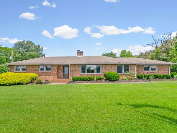 1939 Seven Mile Ferry Rd, Clarksville, TN 37040