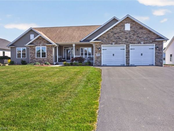4875 Tree Line Trail , New Middletown, OH 44442