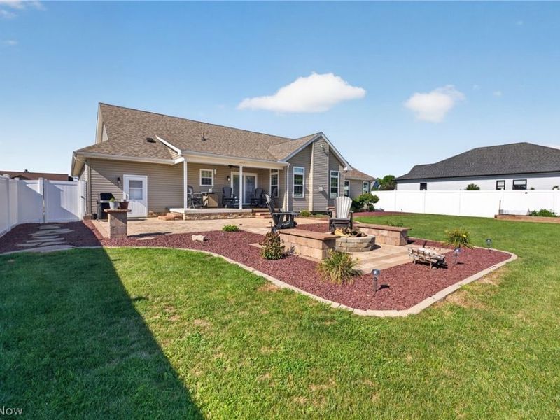 4875 Tree Line Trail, New Middletown, OH 44442 Photo 3
