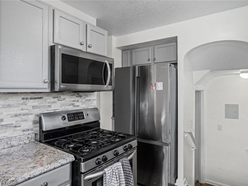 16102 Talford Avenue, Cleveland, OH 44128 Photo 10