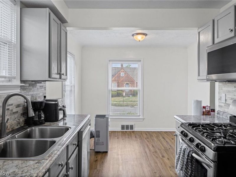 16102 Talford Avenue, Cleveland, OH 44128 Photo 11