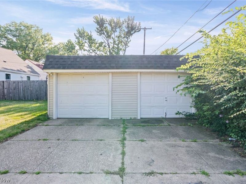16102 Talford Avenue, Cleveland, OH 44128 Photo 26