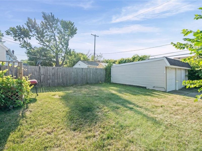 16102 Talford Avenue, Cleveland, OH 44128 Photo 27