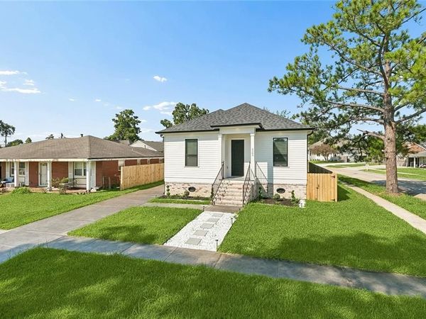 2205 CONGRESSMAN HEBERT Street , Chalmette, LA 70043