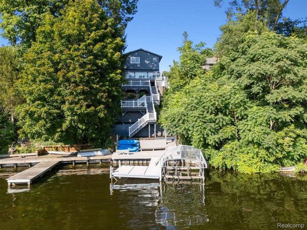 11356 Riverbank Lane , Putnam Township, Mi 48169