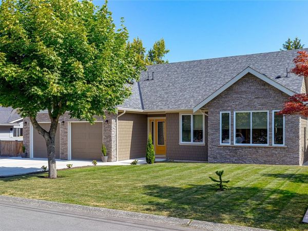 2104 Colinwood Rd, Sidney, BC V8L 4H5