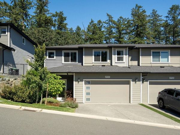 1937 West Park Lane, View Royal, BC V9B 3R9