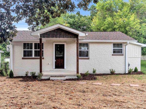 208 Spurr St, Florence, AL 35630