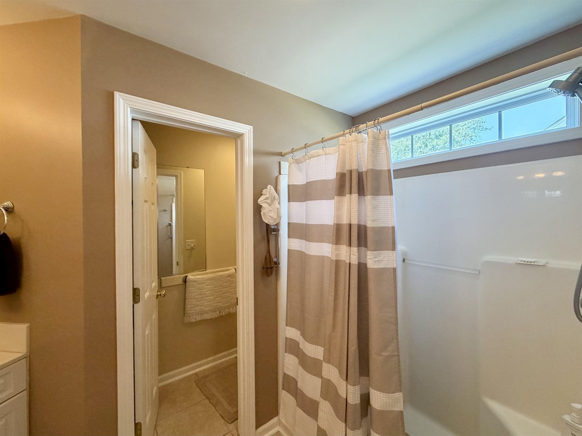 207 Melody Gardens Dr. Photo 17