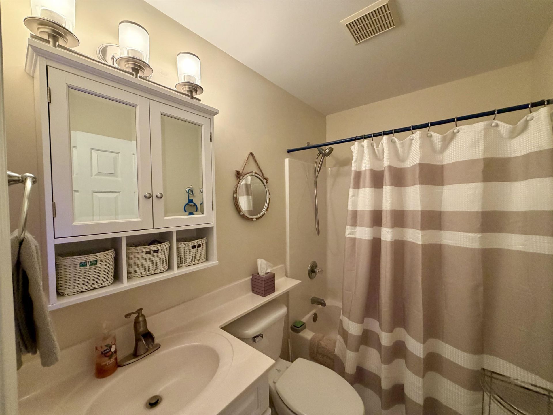 207 Melody Gardens Dr. Photo 22