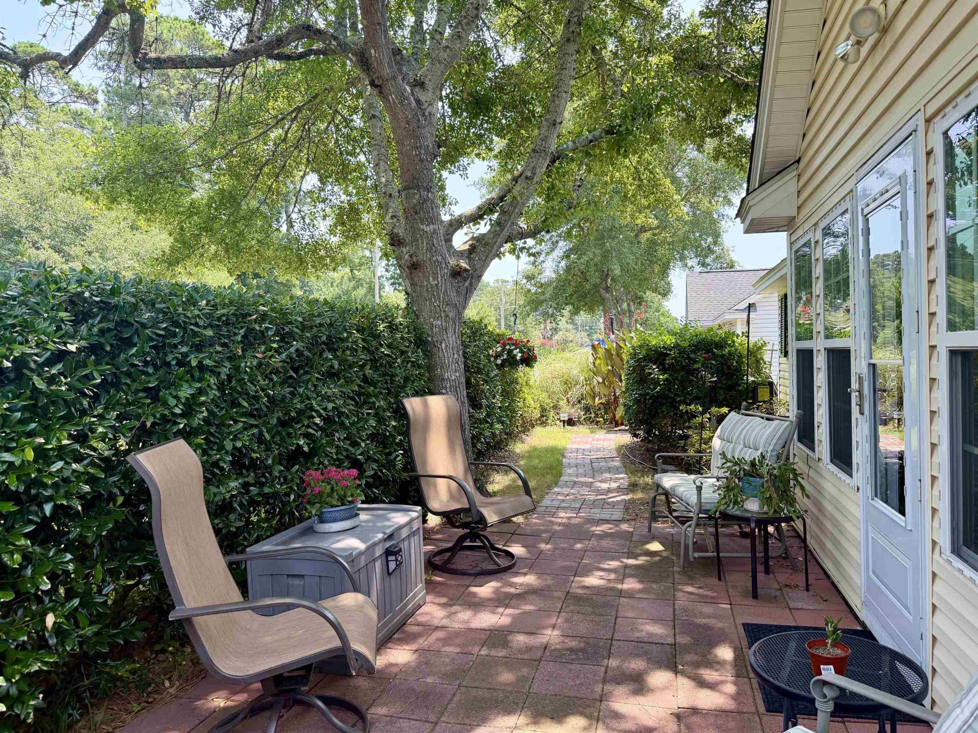 207 Melody Gardens Dr. Photo 26