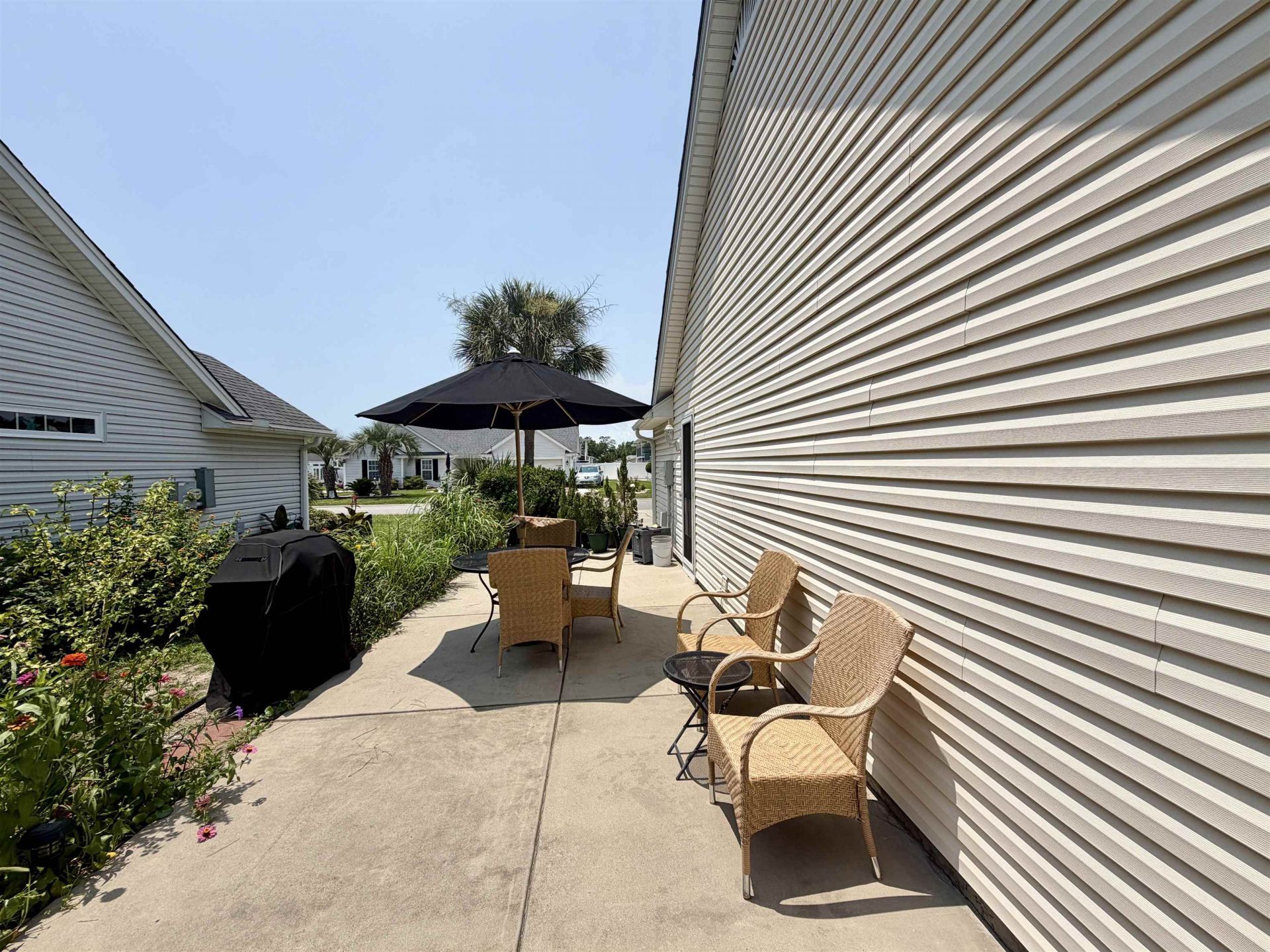 207 Melody Gardens Dr. Photo 28