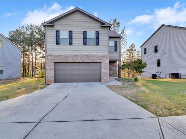 418 Lake Ridge Lane , Fairburn, GA 30213