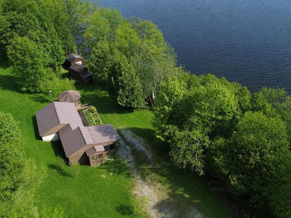 576 Hayward Road, Derby, VT 05829