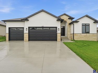 605 N 108th Street, Lincoln, NE 68527
