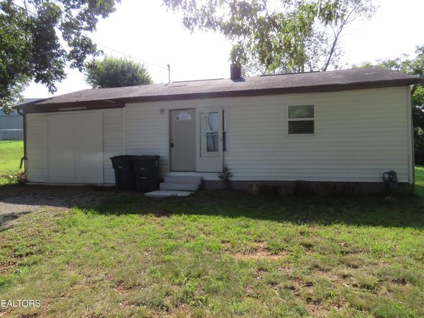 14 Oak St, Sparta, TN 38583