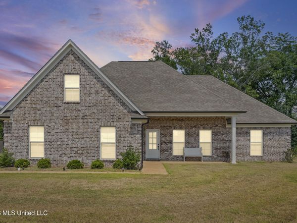 122 Honor Cove, Senatobia, MS 38668