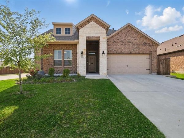 11112 Summer Rain Boulevard, Aubrey, TX 76227
