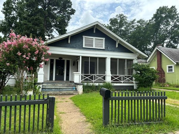 425 Atkins Avenue , Shreveport, LA 71104
