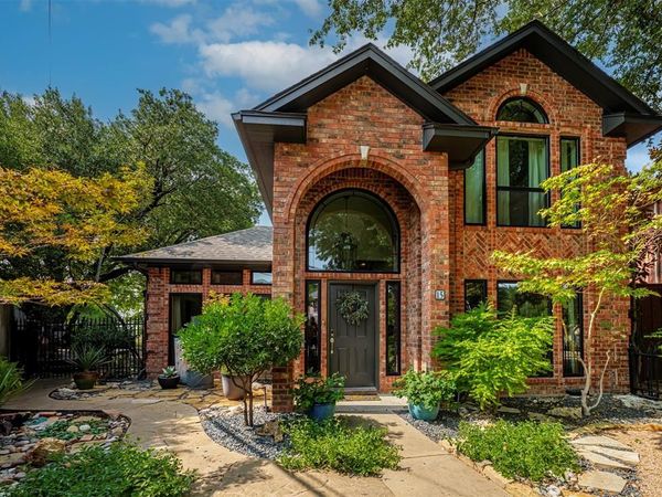 15 Country Club Place, Waxahachie, TX 75165