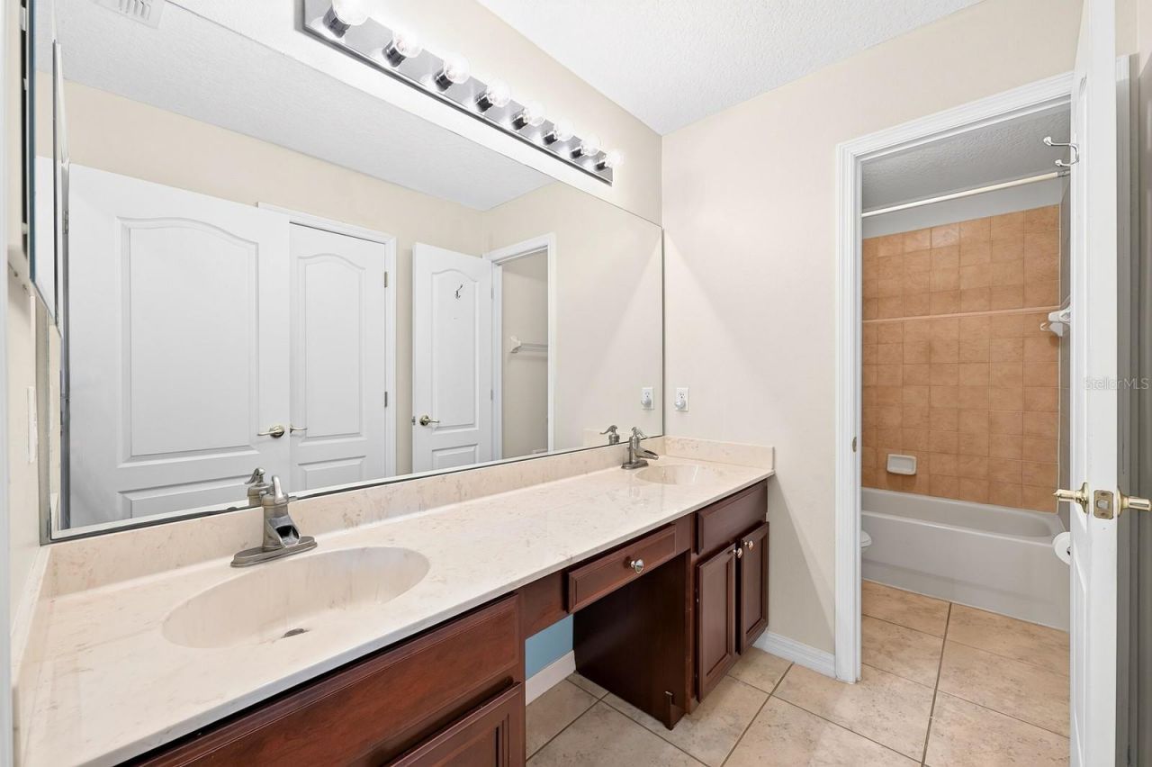 10020 Rustic Ridge Court , Orlando, FL 32832 Photo