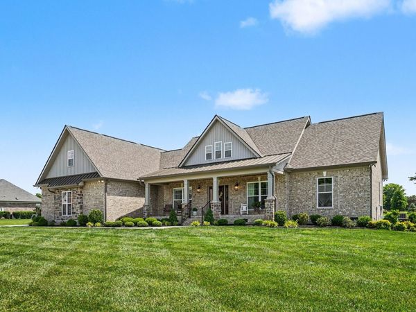 8002 Traditions Ln , Columbia, TN 38401