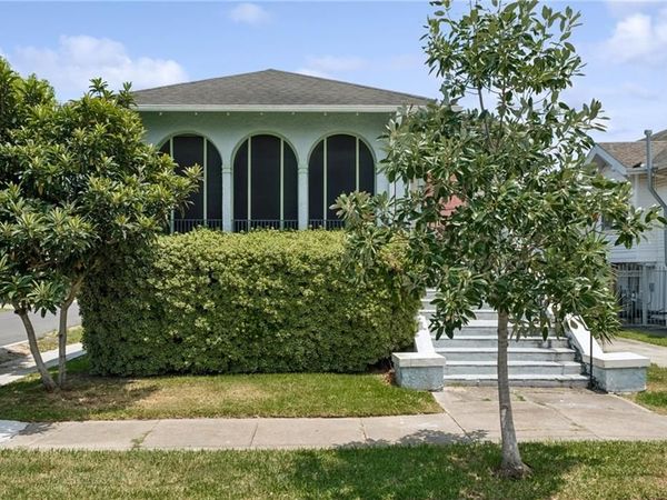 2535 PENISTON Street, New Orleans, LA 70115