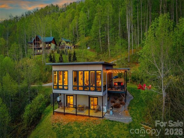 147 Bluff Creek Terrace , Candler, NC 28715