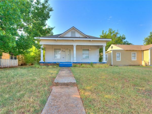 717 E Logan Avenue, Guthrie, OK 73044