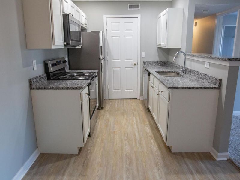 5516 Cedar Springs, Unit 5516A, Columbus, OH 43228 Photo 6