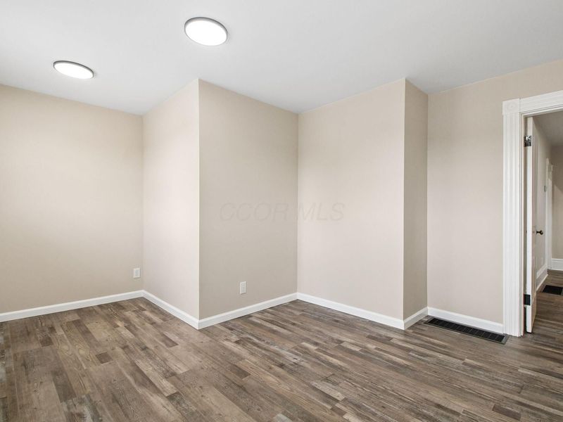 458 E Main Street , Newark, OH 43055 Photo 17