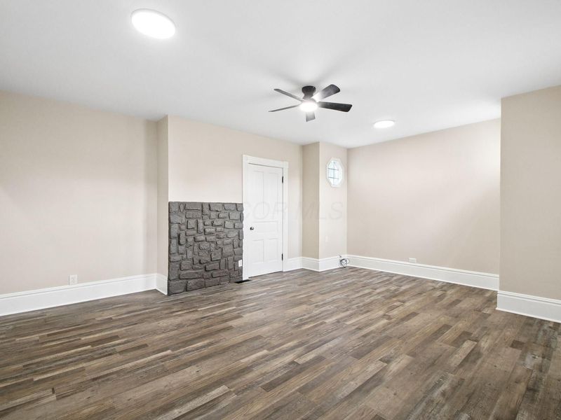 458 E Main Street , Newark, OH 43055 Photo 5