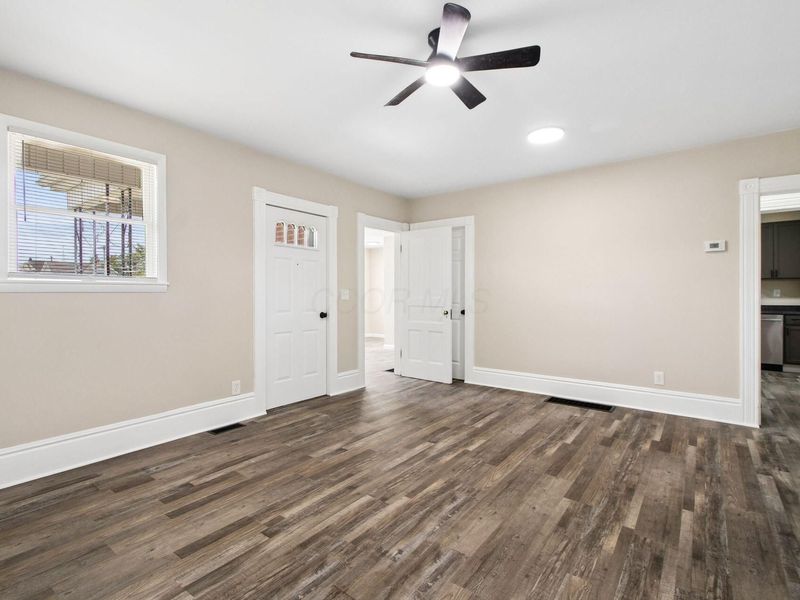 458 E Main Street , Newark, OH 43055 Photo 7