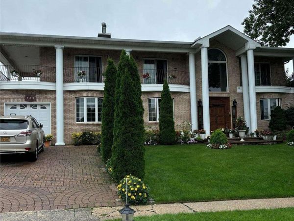 720 Fairview Avenue , Westbury, NY 11590